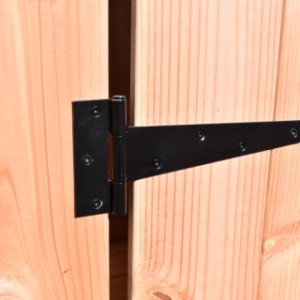 Playhouse Dream 150 is provided with black hinges