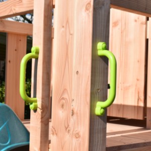 Playhouse Dream 150 has lime green handle bars