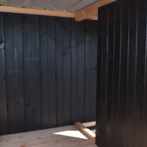 Dog house Isa 1 with veranda - opening from the sleeping compartment to the veranda