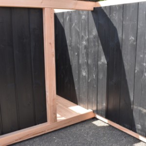 Rabbit hutch Belle 1 | opening between the sleeping compartment and run