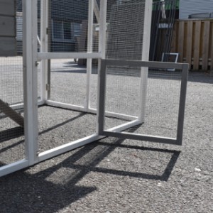Rabbit hutch Royalty - the side is provided with a little door
