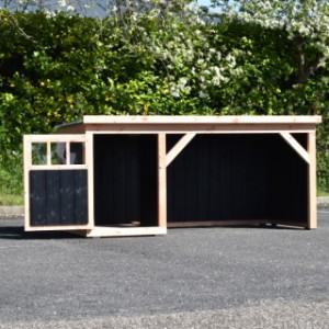 Dog house Isa 1 with veranda has a spacious door to the sleeping area