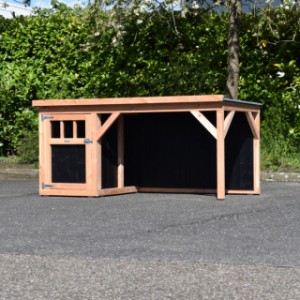 Dog house Isa 2 has a large veranda