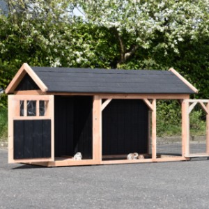 The rabbit hutch Belle 2 has 2 large doors