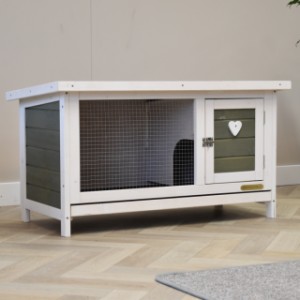 Rabbit hutch Boemsy is also suitable for indoor use.