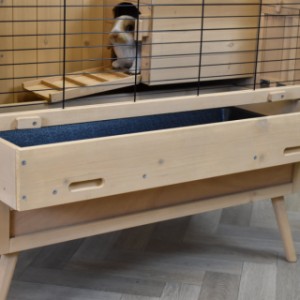 Rabbit hutch Anna has a practical drawer with a high edge