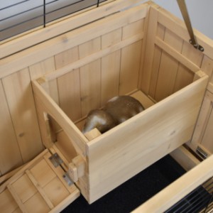 The sleeping compartment of guinea pig cage Nina has a removable roof