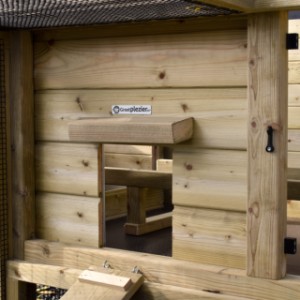 Chicken Coop Eggy - With the run hatch, chickens can easily walk in and out.