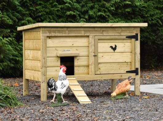 Chickens in style! Chicken coop Eggy offers comfort and convenience in one.