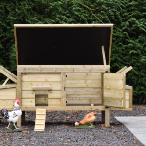 Chickens in style! Chicken coop Eggy with 2 nesting boxes offers comfort and convenience in one.