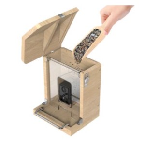 Sanilu bird feeder is easy to refill