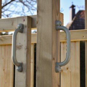Play equipment Plan 120 is provided with  6 hand grips