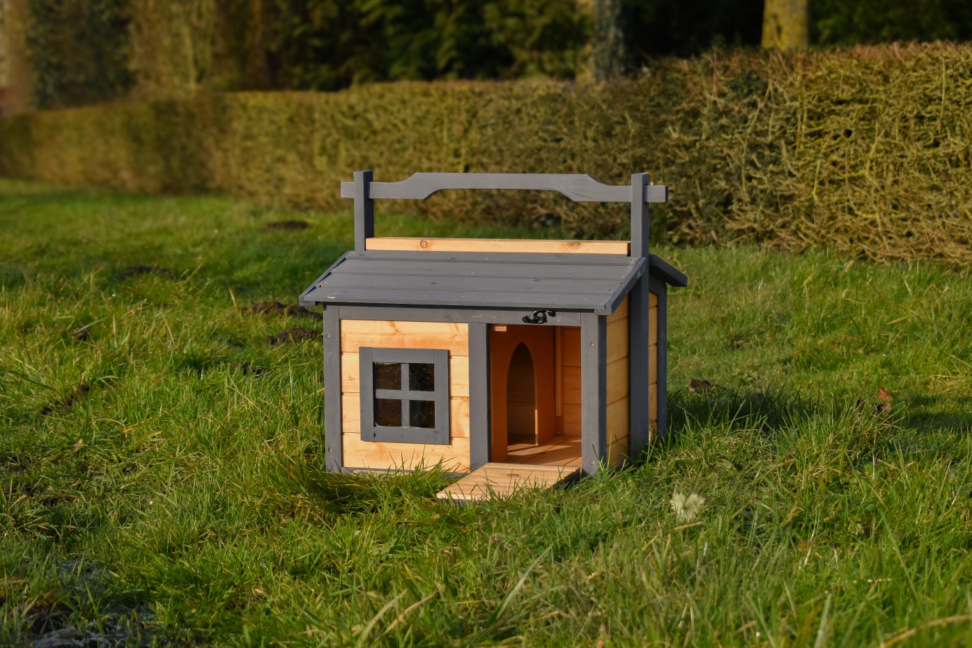 Bunny hutch / Hedgehog house Yara