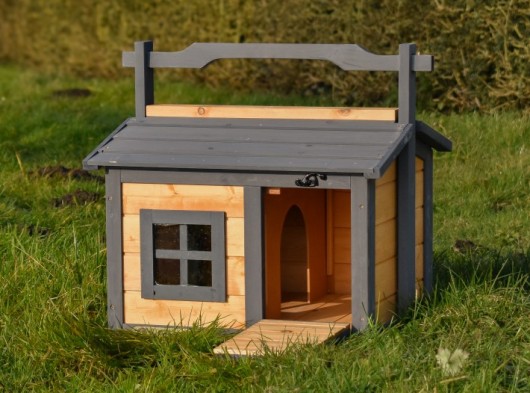 Rabbit hutch / hedge hog house Yara