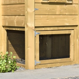 With this meshpanels you can close off 3 sides of the haystack Rosa-Rosalynn