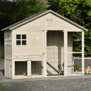 The modern look of the Holiday Large chicken coop fits perfectly in a contemporary garden.