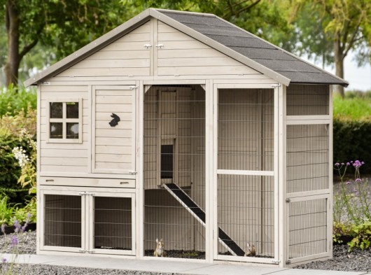 Rabbit hutch Holiday Large is modern, spacious, and light grey/beige in color.