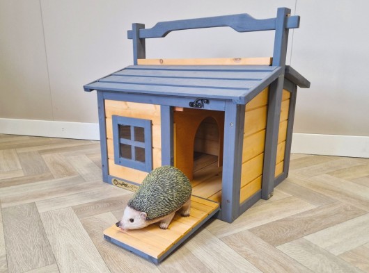 Rabbit hutch / hedge hog house Yara