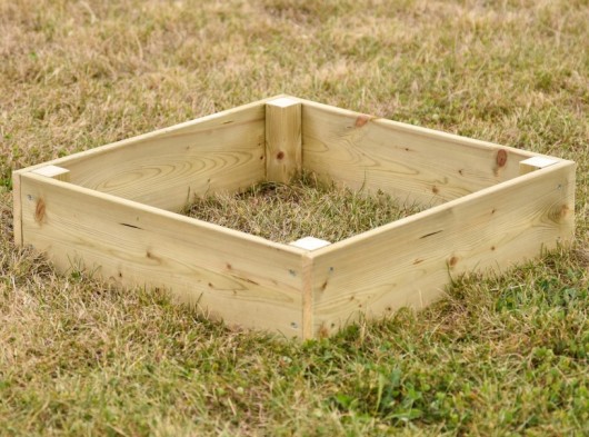 Chicken sandpit 60x60x14 cm