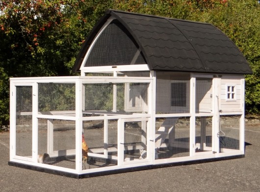Rabbit hutch Kathedraal XL with added run and foundations 291x174x181cm
