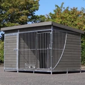 Dog kennel in mirror-image?