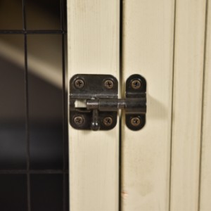 The beautiful, stylish latches of rabbit cage Bobby