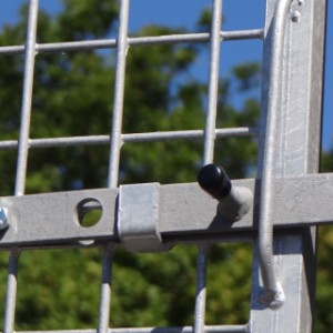 The puppy playpen is equipped with a sturdy latch