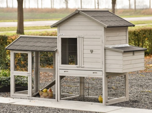 Prestige Medium Light Grey with run and nesting box 229x90x150 cm