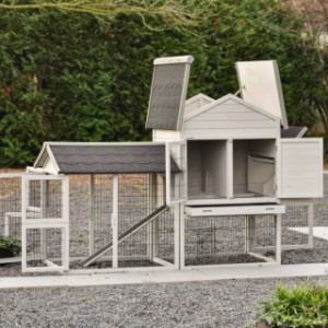 The Prestige Medium has many doors and hatches for easy cleaning.