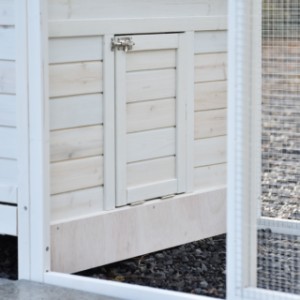 The door of the night shelter of the Ambiance Large also serves as a ramp