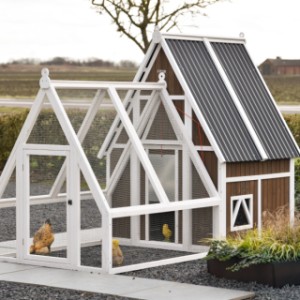 Chicken coop Pip with run Pip in farmhouse style with a high gable roof and a distinctive, rural look