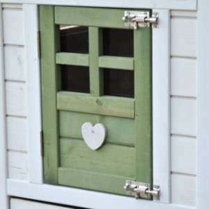 The door of Noah features a cute heart which really completes the hutch