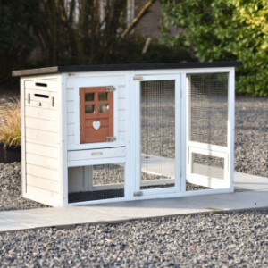 The rabbit hutch Noah is a nice hutch suitable for 2-3 rabbits