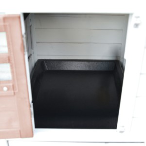 Noah has a nice raised night shelter