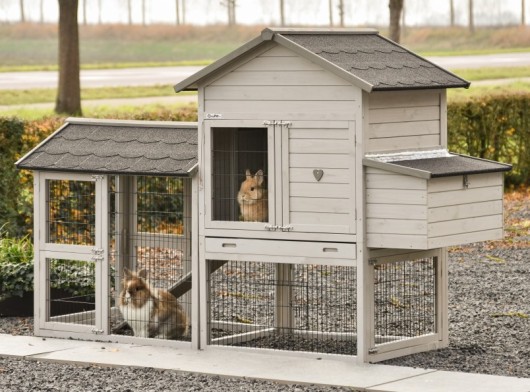 Prestige Medium Light Grey with run and nesting box 229x90x150 cm