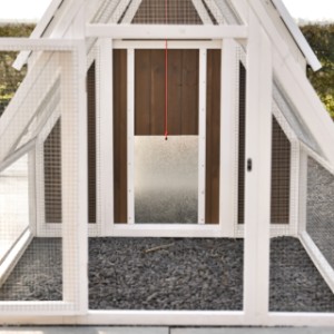 The aluminium hatch is easy to open and close using a rope