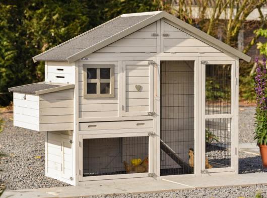Chickencoop Holiday Medium with nest box 209x88x151cm