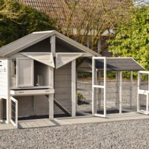 The wooden rabbit hutch Holiday Medium has many openings