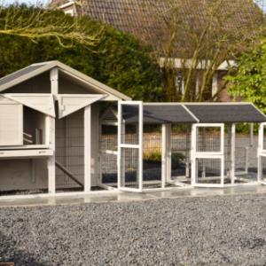 The rabbit hutch Holiday Medium has many openings