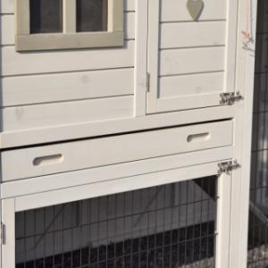 Chickencoop Holiday Medium with nest box and extra run | plastic tray