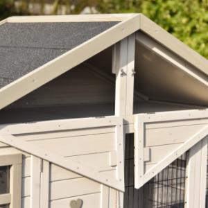 Chickencoop Holiday Medium Double | storage attick