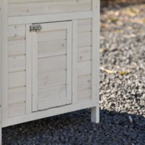 The door of the night shelter of the Ambiance Small also serves as a ramp