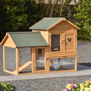 Chicken coop Action is suitable for 2–4 chickens
