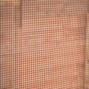 Thanks to the practical swivel latches, the plexiglass panels are easy to disassemble