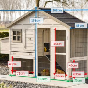 Various dimensions of the chickencoop Holiday Medium with laying nest