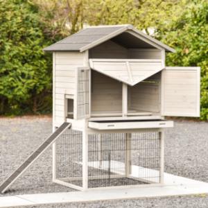 The rabbit hutch Prestige Large has large doors