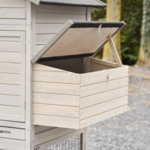 The chickencoop Prestige Large, with an attached laying nest