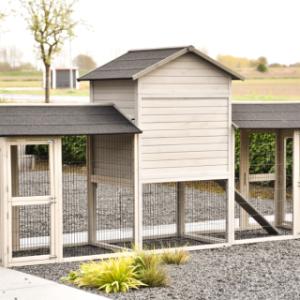 Take a look at the back of the rabbit hutch Prestige Large with 2 runs