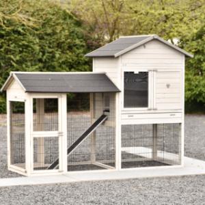 The rabbit hutch Prestige Large offers a lot of space for your rabbits