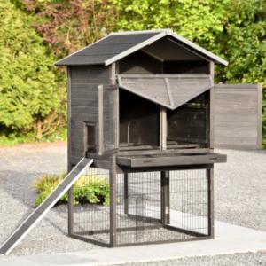 Wooden chickencoop Prestige Large is provided with many doors